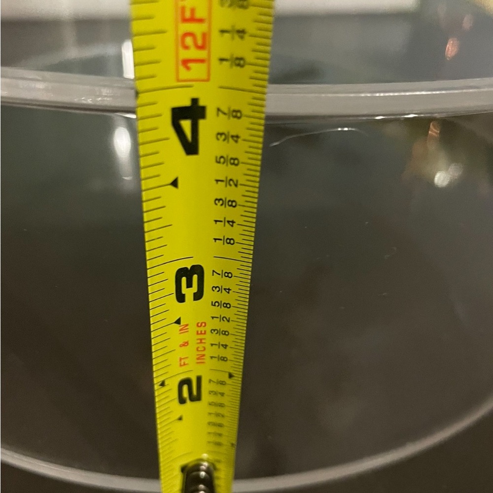 One (1) ROUND Cake stand - Fillable Acrylic cake stand - Picture 4 of 7